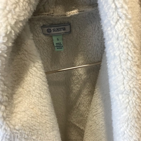 SUSINA VEST. - Picture 2 of 3